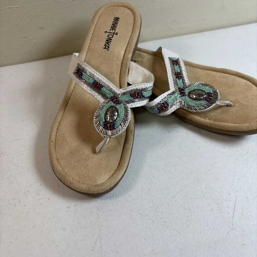 Minnetonka White Leather Thong Sandals Womens Sz 8‎ Blue Silver Beaded Accents